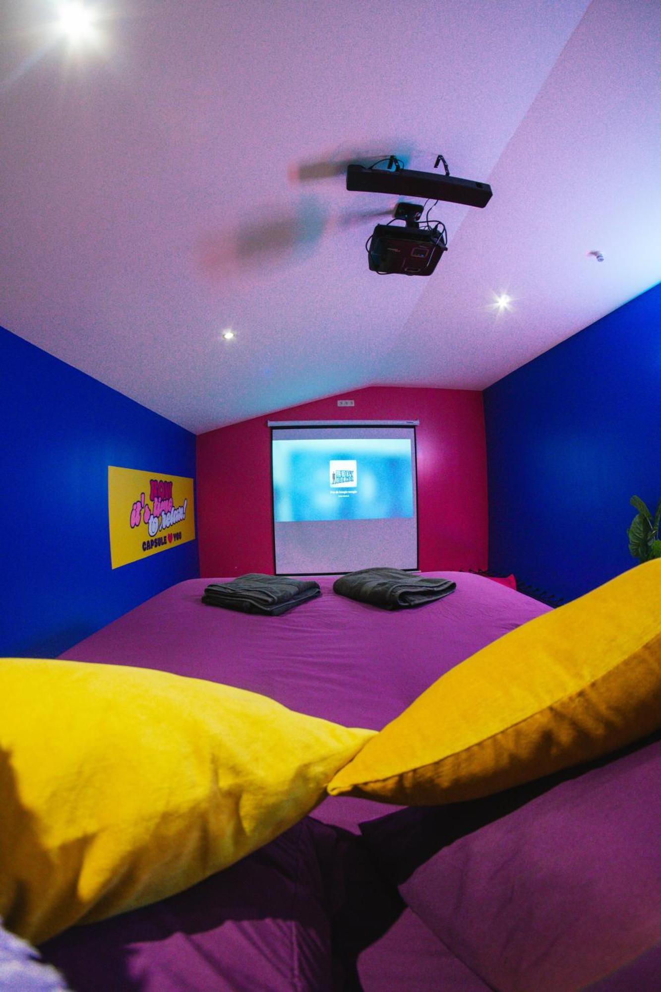 Capsule Boogie-Woogie - Jacuzzi - Sauna - Billard - Jeux - Ecran Geant - Filet Suspendu - Netflix La Louvière Dış mekan fotoğraf