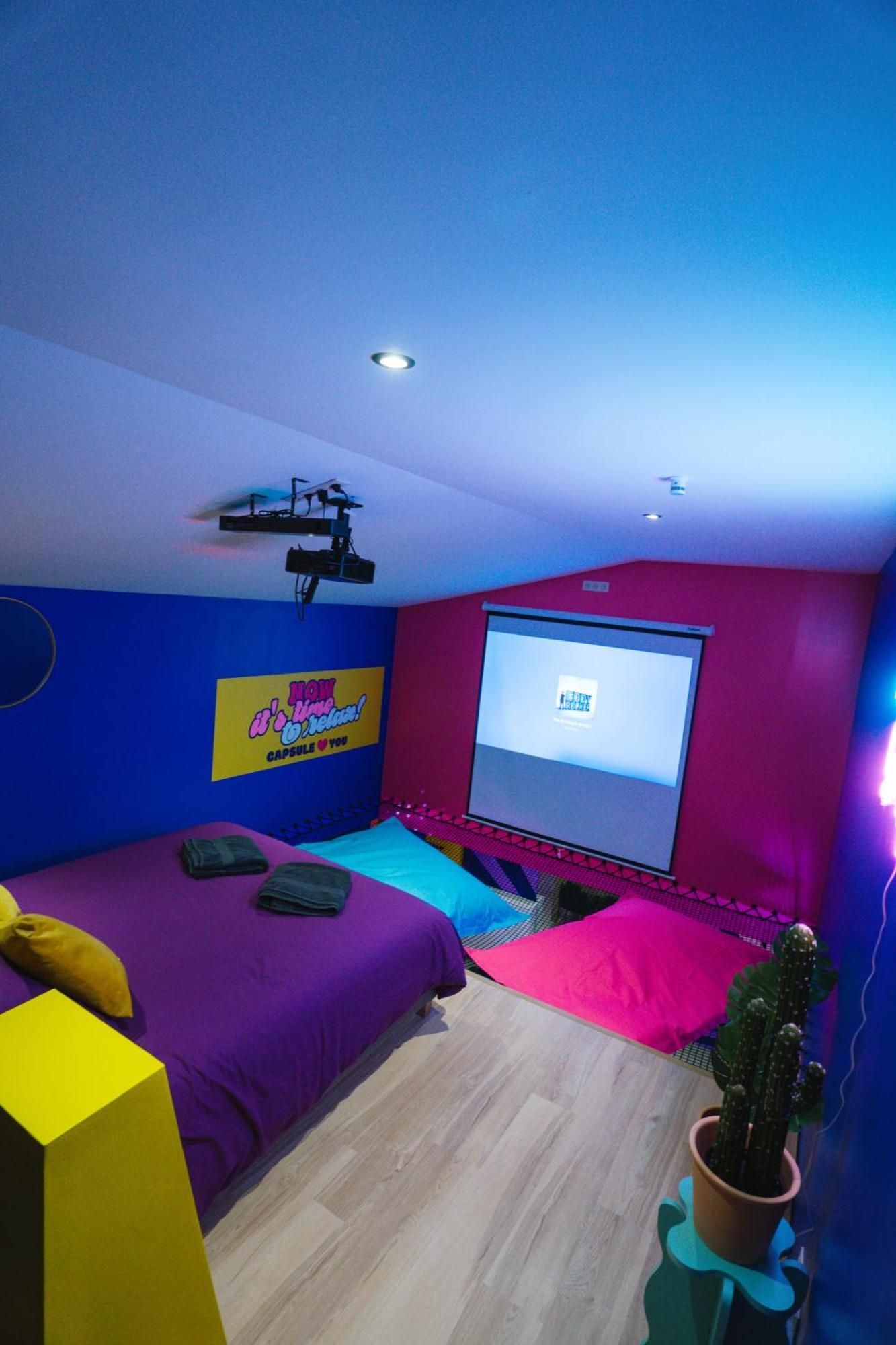 Capsule Boogie-Woogie - Jacuzzi - Sauna - Billard - Jeux - Ecran Geant - Filet Suspendu - Netflix La Louvière Dış mekan fotoğraf