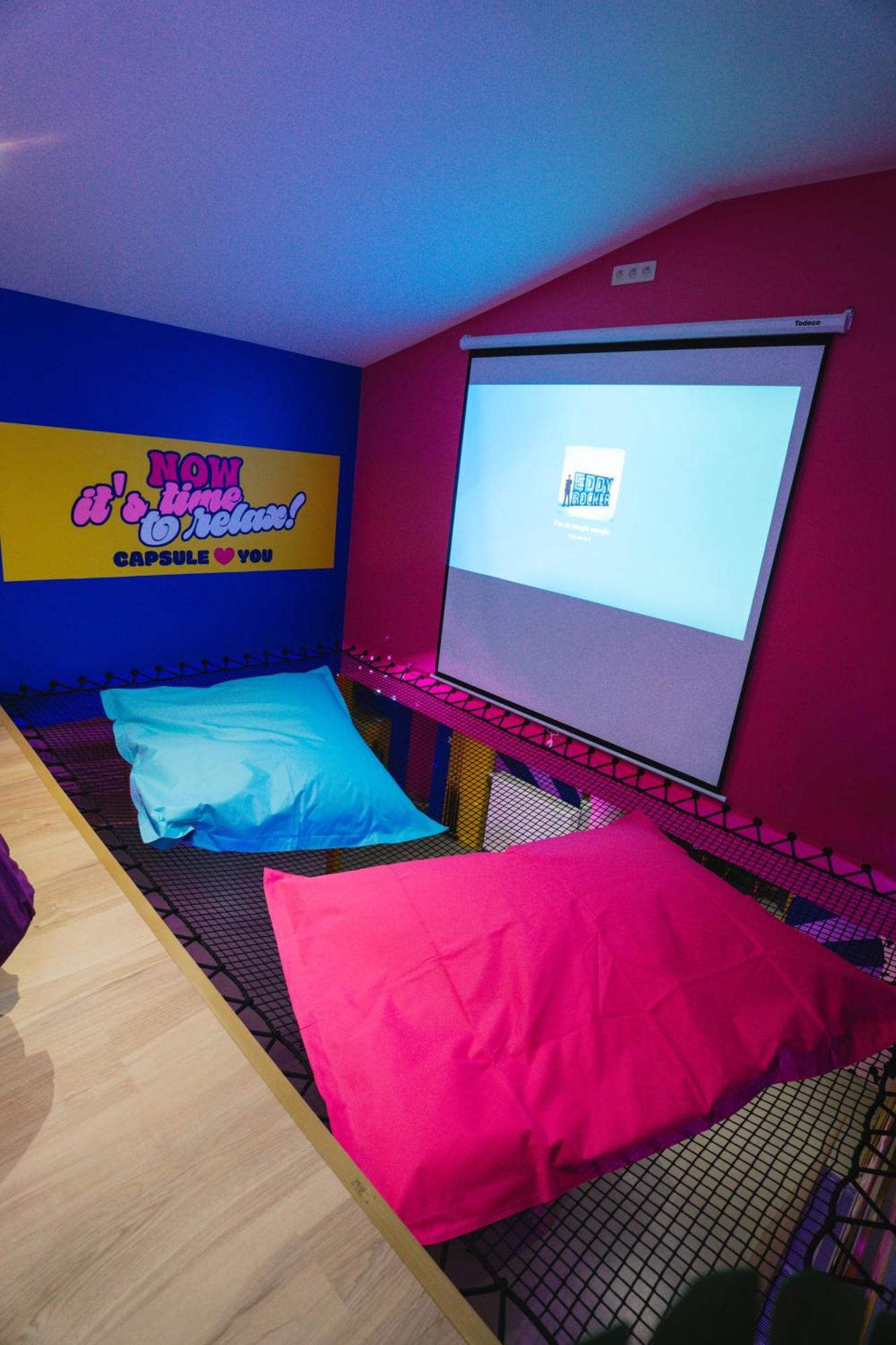 Capsule Boogie-Woogie - Jacuzzi - Sauna - Billard - Jeux - Ecran Geant - Filet Suspendu - Netflix La Louvière Dış mekan fotoğraf