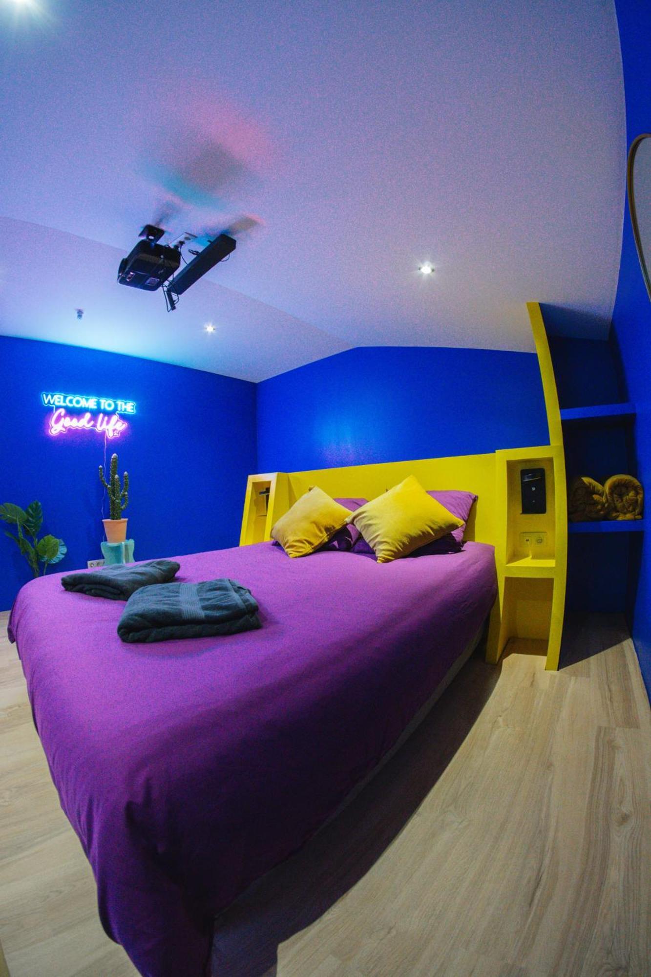 Capsule Boogie-Woogie - Jacuzzi - Sauna - Billard - Jeux - Ecran Geant - Filet Suspendu - Netflix La Louvière Dış mekan fotoğraf