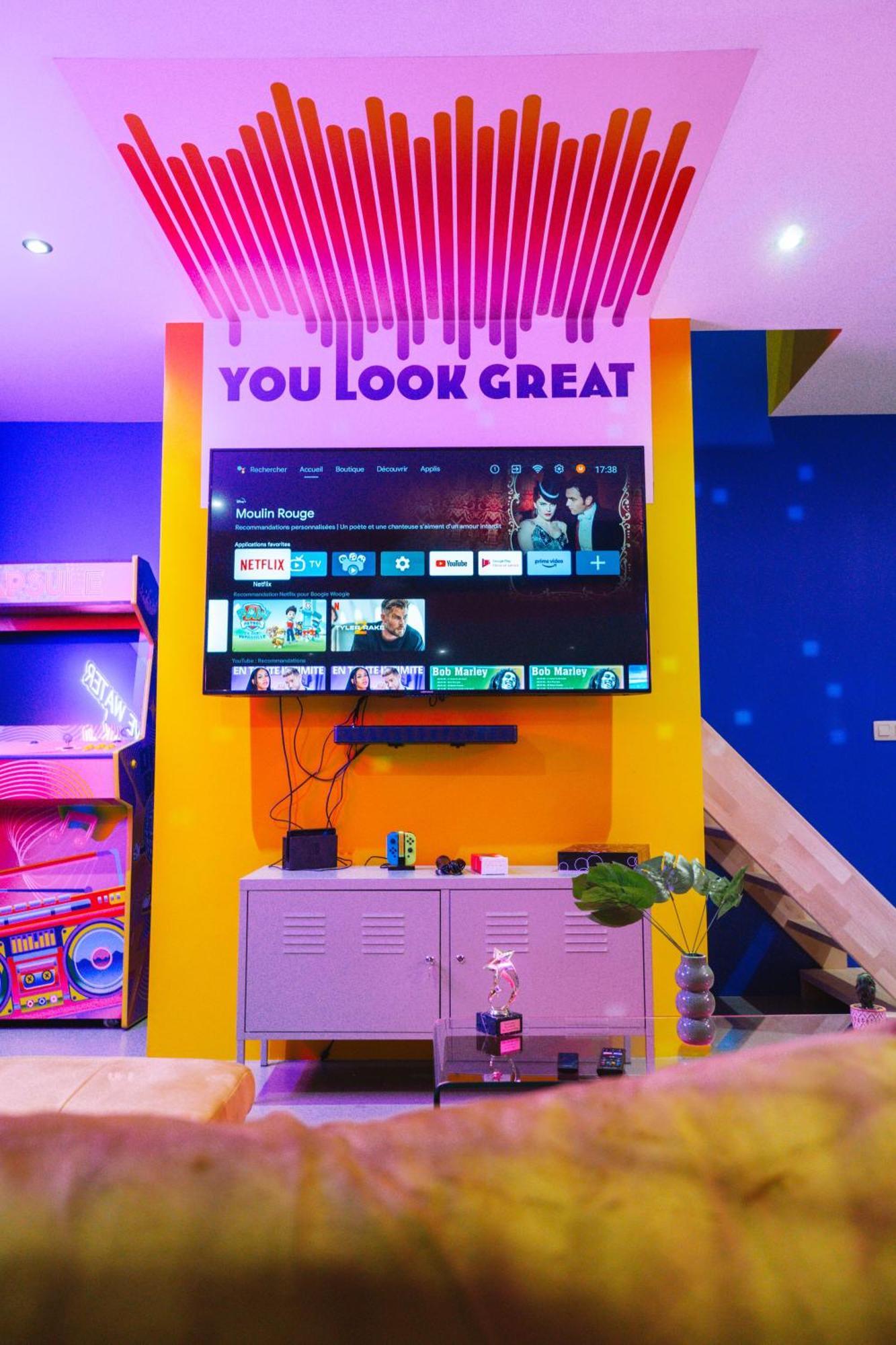 Capsule Boogie-Woogie - Jacuzzi - Sauna - Billard - Jeux - Ecran Geant - Filet Suspendu - Netflix La Louvière Dış mekan fotoğraf